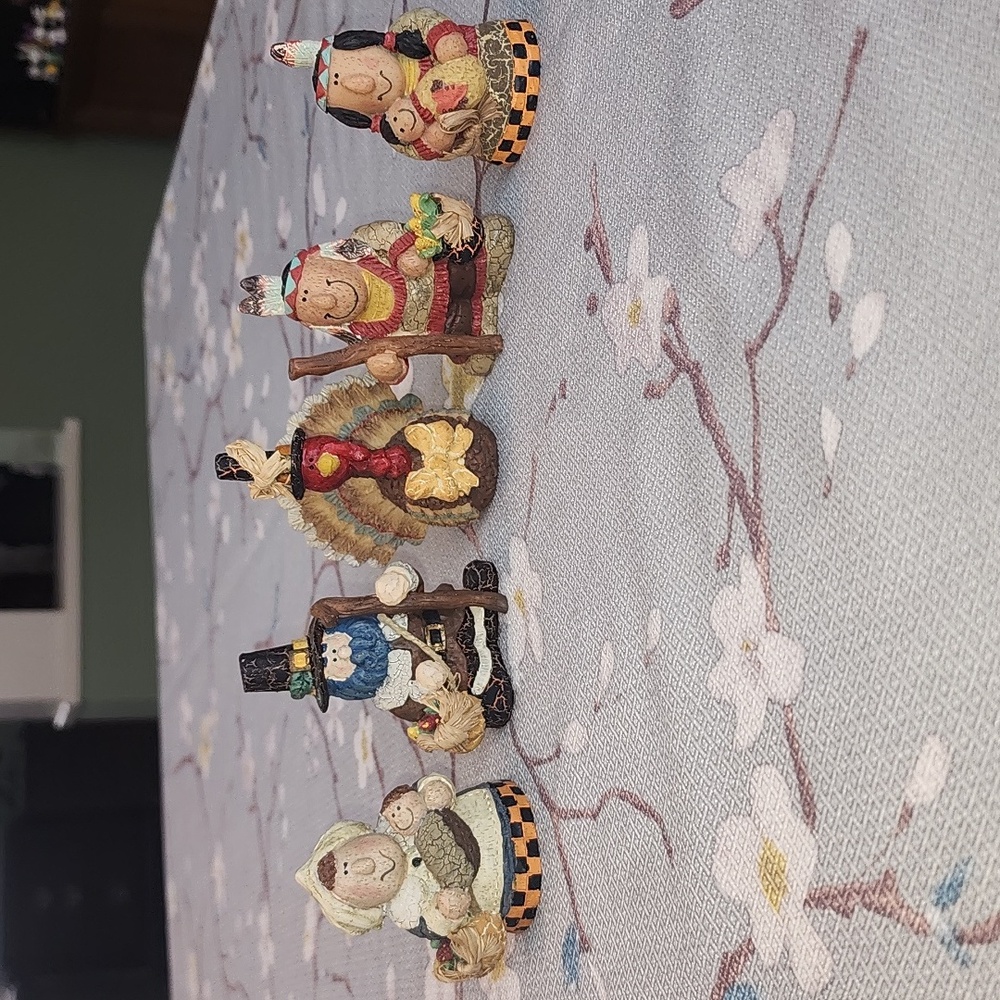 Set of Thanksgiving figurines